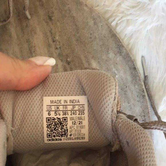 YEEZY BOOST 700 V2 SNEAKERS MADE BY ADIDAS
